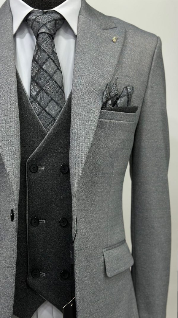 Men Gray Suit Dubai-1